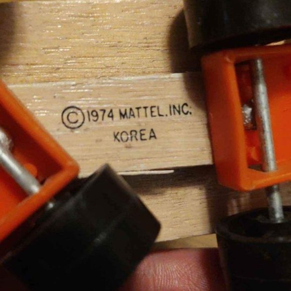 Vintage Mattel 1974 Putt Putt Train Engine, 2 Cars, and 3 People - Picture 8 of 8